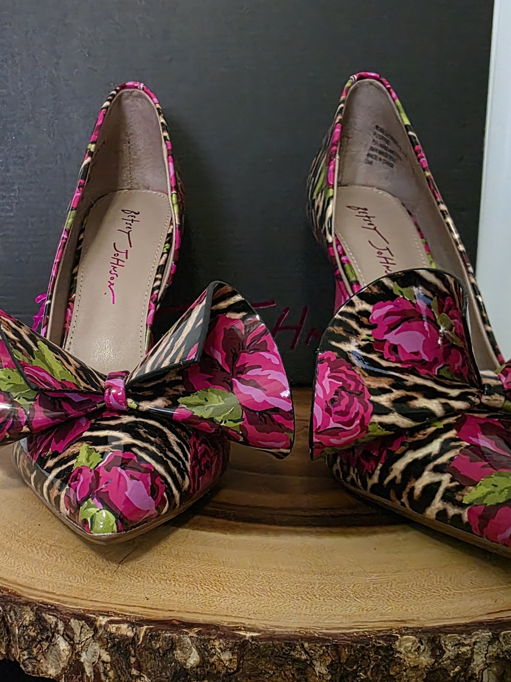 Betsey Johnson Pink Floral Leopard Bow Pointed Toe Heels - Picture 4 of 9